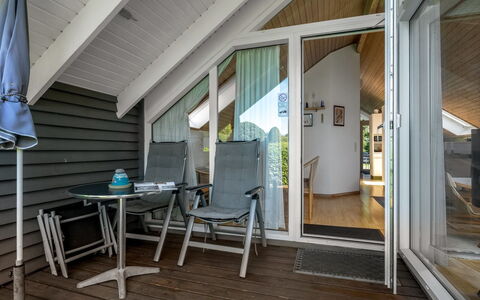 Tytti - 300M from the Sea: Vegetation, Shrub, Spring, Cottage, Garden, Shade, Backyard, Yard, Chair