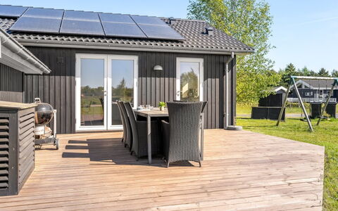 Kiersten - 800M from the Sea: Roof, House, Home, Cottage, Door, Siding, Deck, Porch, Plank, Hardwood