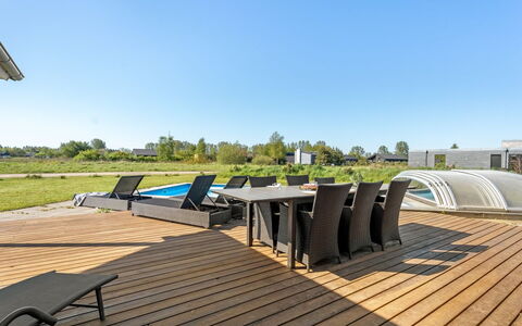 Kiersten - 800M from the Sea: Roof, House, Home, Cottage, Door, Siding, Deck, Porch, Plank, Hardwood