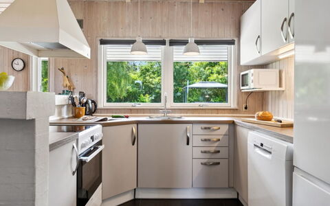 Jorinde - 1Km from the Sea: Kitchen, Kitchen Appliance, Countertop, Interior Design, Major Appliance, Flooring, Cabinetry, Furniture, Wood, Home Appliance