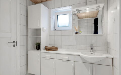 Eino - 150M from the Sea: Sink, Bathroom Sink, Plumbing Fixture, Flooring, Interior Design, Floor, Bathroom Cabinet, Tap, Cabinetry, Bathroom