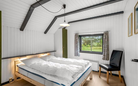 Gyrial - 2Km from the Sea: Wood, Ceiling, Interior Design, Bedroom, Bed, Floor, Bed Frame, Room, Bed Sheet, Bedding