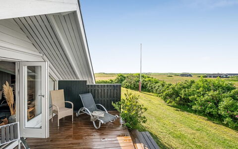 Angelie - 400M from the Sea: Wood, Home, Land Lot, Cottage, Hardwood, Deck, Porch, Plank, Siding, Estate