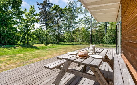 Dagny - 100M from the Sea: Wood, Wood Flooring, Hardwood, Plank, Land Lot, Porch, Deck, Wood Stain, Cottage, Siding