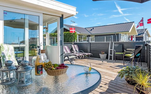 Reima - 50M from the Sea: Wood, Home, Porch, Deck, Hardwood, Roof, Wood Stain, Wood Flooring, Eco Hotel