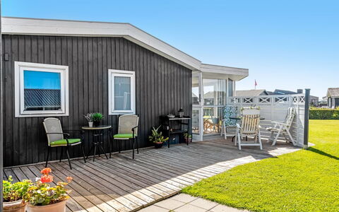 Reima - 50M from the Sea: Wood, Home, Porch, Deck, Hardwood, Roof, Wood Stain, Wood Flooring, Eco Hotel