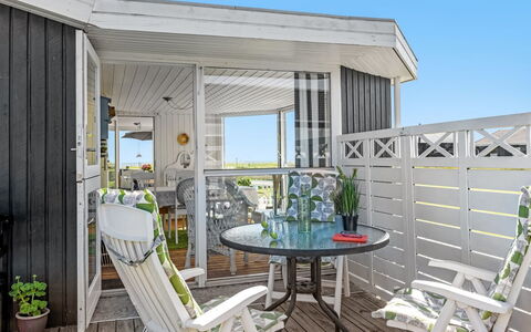 Reima - 50M from the Sea: Wood, Home, Porch, Deck, Hardwood, Roof, Wood Stain, Wood Flooring, Eco Hotel