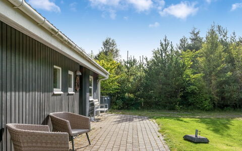 Ane - 800M from the Sea: Blue, Shrub, Cottage, Groundcover, Garden, Estate, Shade, Landscaping, Farmhouse, Eco Hotel