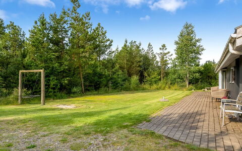 Ane - 800M from the Sea: Blue, Shrub, Cottage, Groundcover, Garden, Estate, Shade, Landscaping, Farmhouse, Eco Hotel
