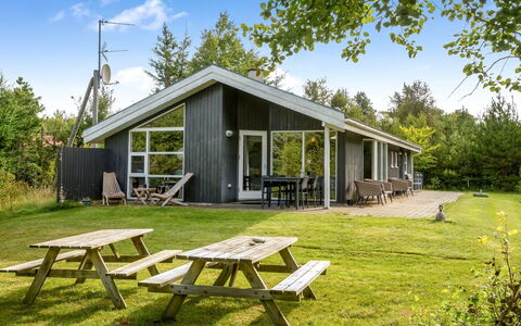 Ane - 800M from the Sea: Blue, Shrub, Cottage, Groundcover, Garden, Estate, Shade, Landscaping, Farmhouse, Eco Hotel