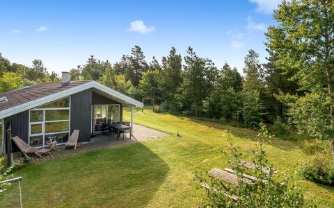 Ane - 800M from the Sea: Blue, Shrub, Cottage, Groundcover, Garden, Estate, Shade, Landscaping, Farmhouse, Eco Hotel