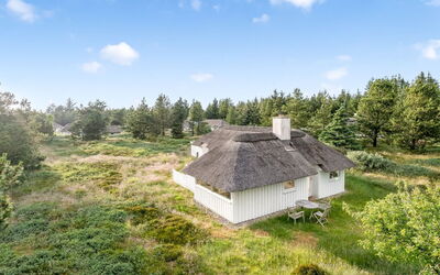 Elenor - 1.1Km from the Sea
