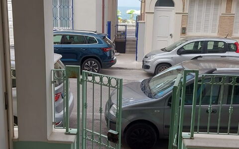 Suite Oltremare: Car, Wheel, Vehicle, Window, Building, Motor Vehicle, Automotive Design