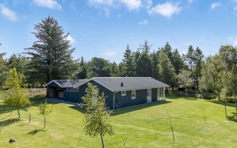 Fiallar - 3.2Km from the Sea: Grass, Tree, House, Home, Shrub, Roof, Cottage, Land Lot, Plain, Rural Area
