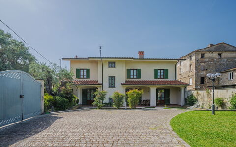Villa Giuliana: Sky, Plant, Property, Window, Building, Land Lot, Door, Road Surface, Residential Area, Tree