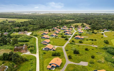 Felicita - from the Sea: Cottage, Roof, Home, Slope, Hut, Siding