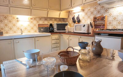 Accommodation:&nbsp;La Côte du Parc 675.1