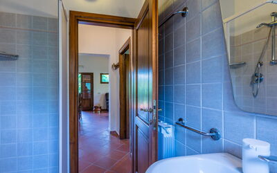 Accommodation:&nbsp;Cerretino Tettoia 647.1