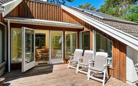 Auvo - 200M from the Sea: Wood, Roof, Architecture, Home, House, Cottage, Siding, Hardwood, Slope, Estate