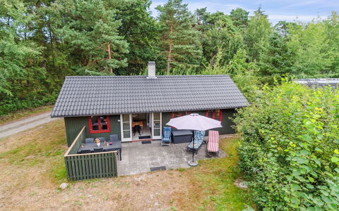 Gail - 200M from the Sea: Wood, Roof, Architecture, Home, House, Cottage, Siding, Hardwood, Slope, Estate