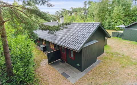 Gail - 200M from the Sea: Wood, Roof, Architecture, Home, House, Cottage, Siding, Hardwood, Slope, Estate