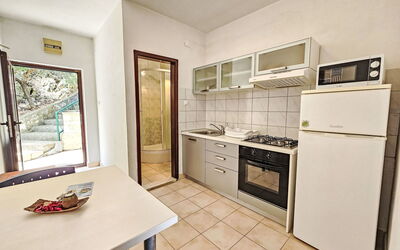 Accommodation:&nbsp;Octopus 300.1