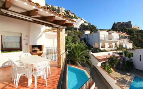 Joan Sarda: Property, Building, House, Real Estate, Vacation, Azure, Swimming Pool, Apartment, Room, Villa