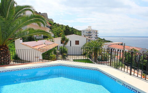 Joan Sarda: Property, Swimming Pool, Building, Resort, Real Estate, Azure, House, Vacation, Apartment, Town