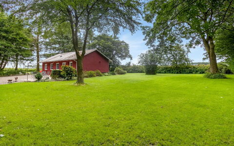 Saran - 30Km from the Sea: Blue, Shrub, Cottage, Groundcover, Garden, Estate, Shade, Landscaping, Farmhouse, Eco Hotel