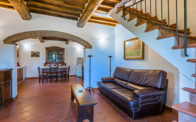 Cerretino Group House 14 Sleeps