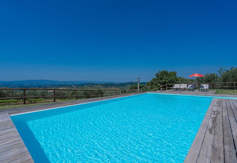 Le Fonti Apartments With Ac Near Siena: Water, Sky, Property, Plant, Swimming Pool, Azure, Rectangle, Building, Body Of Water, Tree