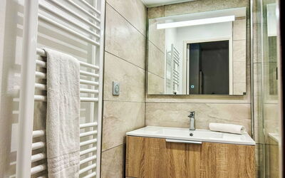 Accommodation:&nbsp;Les Marines 320.1