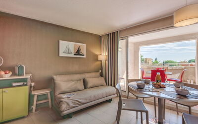 Accommodation:&nbsp;Les Marines 320.12
