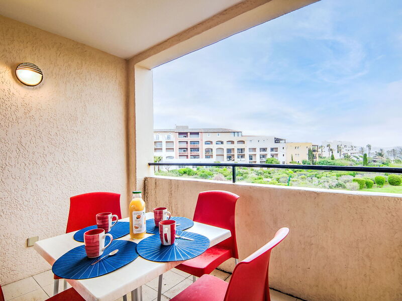 Accommodation:&nbsp;Les Marines 320.8