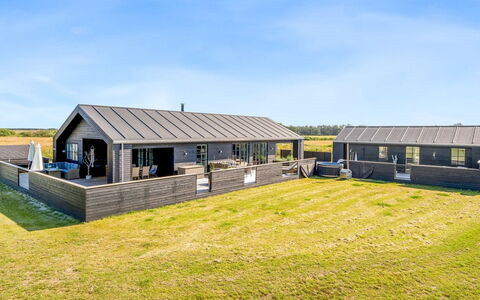 Inola - 1Km from the Sea: House, Home, Residential Area, Cottage, Siding, Estate, Driveway, Yard