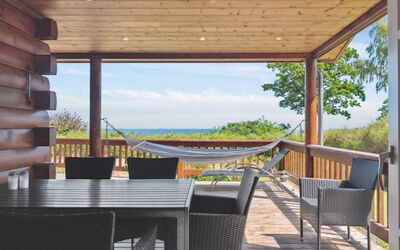 Lisbeth - 130M from the Sea