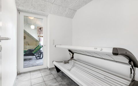Hera: Ceiling, Flooring, Floor, Design, Bed, Bedroom, Daylighting, Hotel