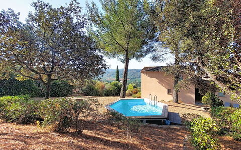Le Belvédère D'Estelle: Swimming Pool, Shade, Garden, Backyard, Resort, Landscaping, Water Feature, Yard, Outdoor Furniture, Hacienda