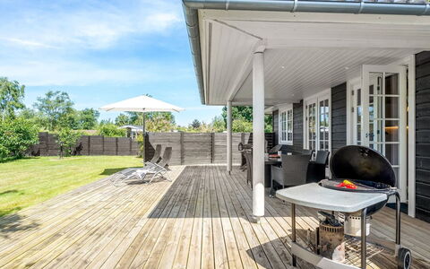 Felicia - 350M from the Sea: House, Home, Residential Area, Cottage, Siding, Estate, Driveway, Yard