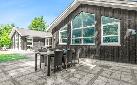 Patrice - 300M from the Sea: Wood, Home, Porch, Deck, Hardwood, Roof, Wood Stain, Wood Flooring, Eco Hotel