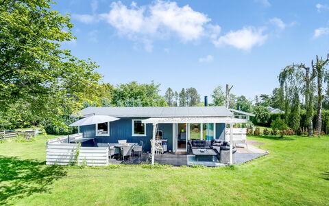 Galt - 500M from the Sea: Wood, Home, Porch, Deck, Hardwood, Roof, Wood Stain, Wood Flooring, Eco Hotel