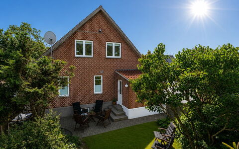 Ancel - 1.5Km to the Fjord: Building, Wall, Grass, Window, House, Shrub, Facade, Residential Area, Architecture, Home