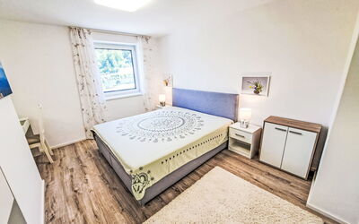 Accommodation:&nbsp;Sunshine View 300.2