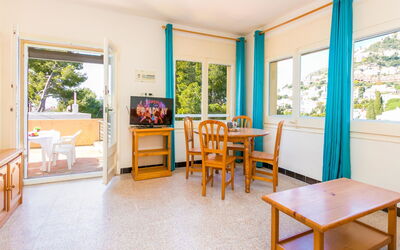 Accommodation:&nbsp;Velazquez 383.2
