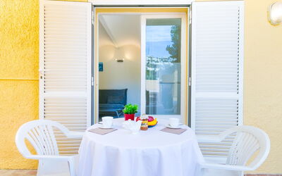 Accommodation:&nbsp;Velazquez 383.3