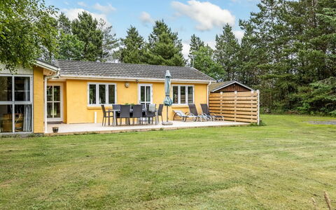 Ahnandia - 200M from the Sea: House, Home, Residential Area, Cottage, Siding, Estate, Driveway, Yard