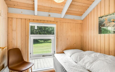 Amundi - 500M from the Sea: Wood, Bedroom, Interior Design, Ceiling, Flooring, Bed, Floor, Home, Bed Frame, Hardwood