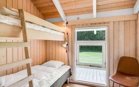 Amundi - 500M from the Sea: Wood, Bedroom, Bed, Hardwood, Wood Stain, Plank, Log Cabin, Bunk Bed, Bed Frame, Bedding