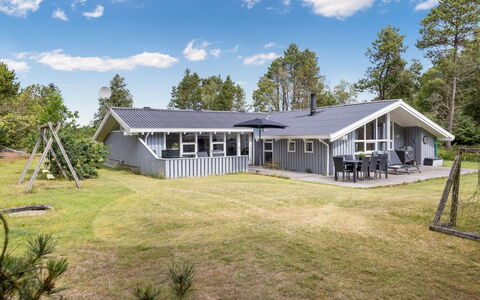 Tabithe - 500M from the Sea: House, Home, Residential Area, Cottage, Siding, Estate, Driveway, Yard