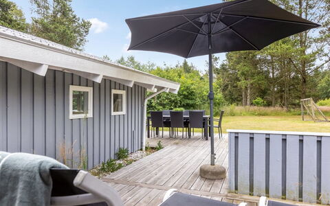 Tabithe - 500M from the Sea: House, Home, Residential Area, Cottage, Siding, Estate, Driveway, Yard